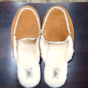 Ladies UGG Slippers